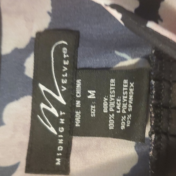 Blouses - Picture 2 of 4